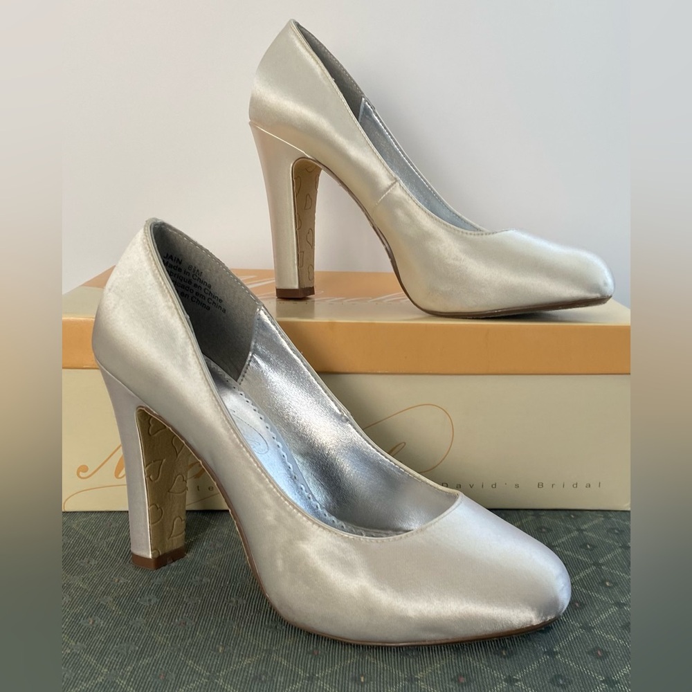 Michaelangelo Jain White Women's Heels